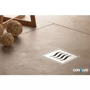 Pestan zuhanyfolyóka Confluo Standard fém 10 x10 cm
